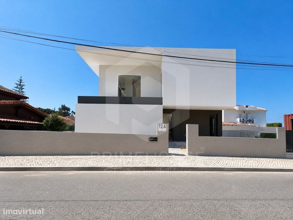Moradia T4 Nova - junto à Herdade da Aroeira - Charneca de caparica