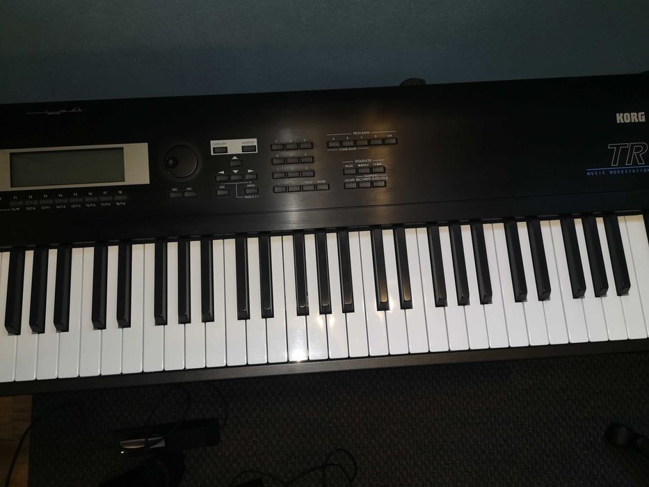 Syntezator KORG TR 88