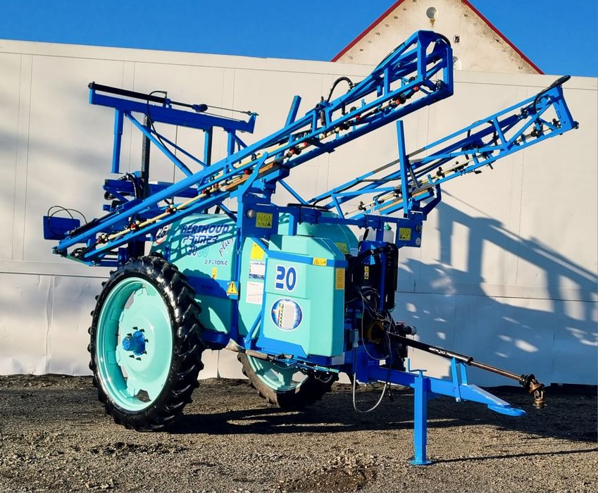 Opryskiwacz Berthoud Primer plus 15m/12m 2000l Filmy z pracy 2011r