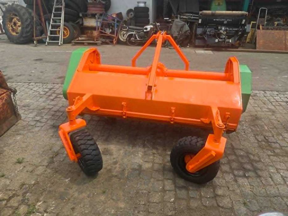 Trituradora de martelos auto alimentador , Milá MOD-MV180 - usada
