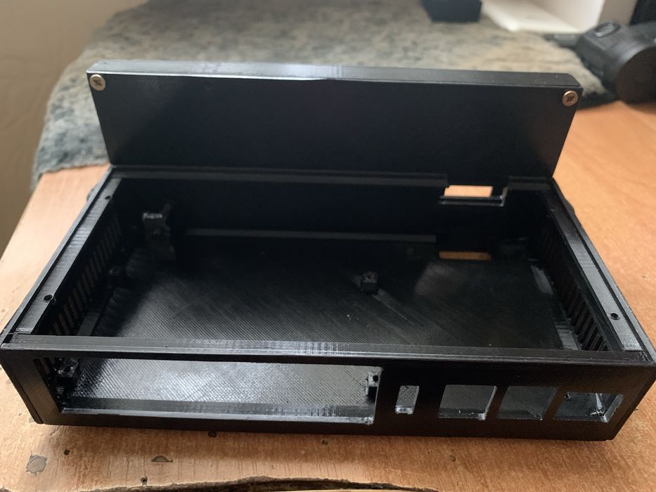 Эксклюзивный корпус для Raspberry Pi4+smsl su1+экран 5’’