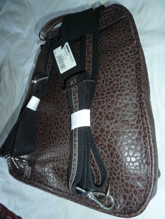 Mochilas italianas novas em pele Momo Design - SALDO