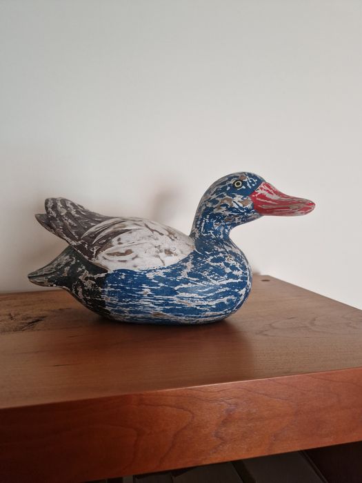 Chamariz de aves aquáticas ou objeto decorativo.