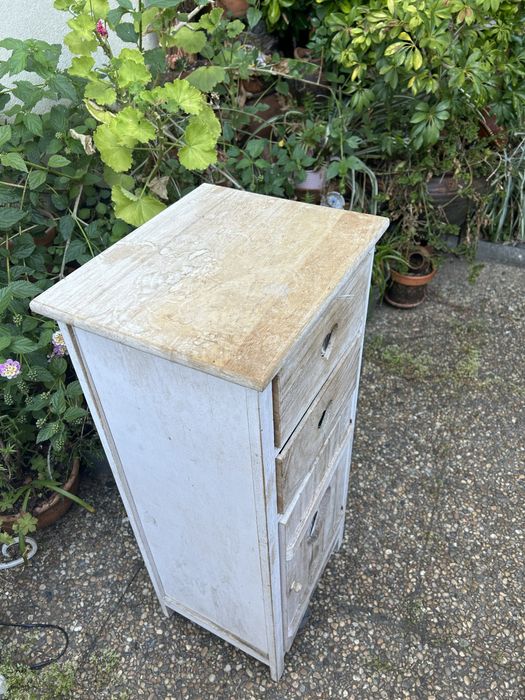 Mesinha de cabeceira