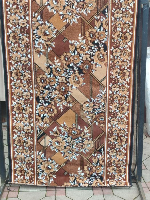 Продам ковёр и дорожки в хорошем состоянии