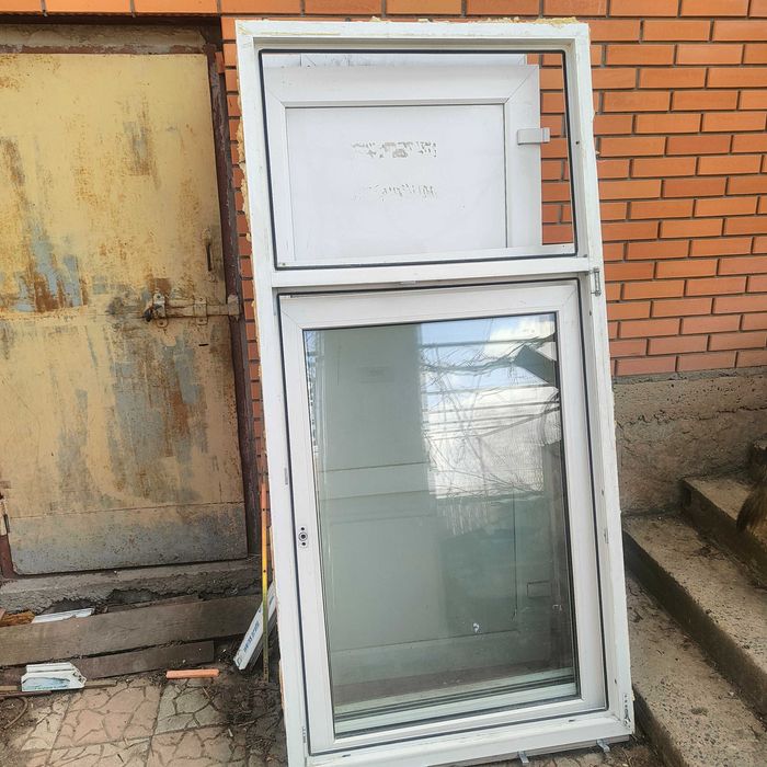 Окно металлопластиковое и дверь
