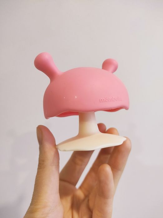 Mombella gryzak uspokajający Mushroom różowy