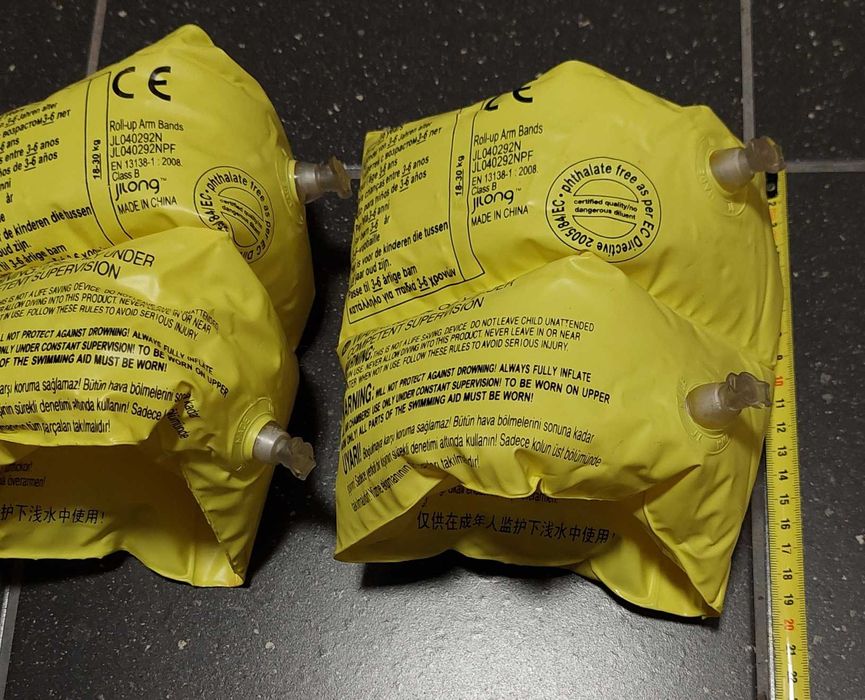 Dmuchana kamizelka ratunkowa+ 2 naramienniki; 18- 30 kg/ 3- 6 lat