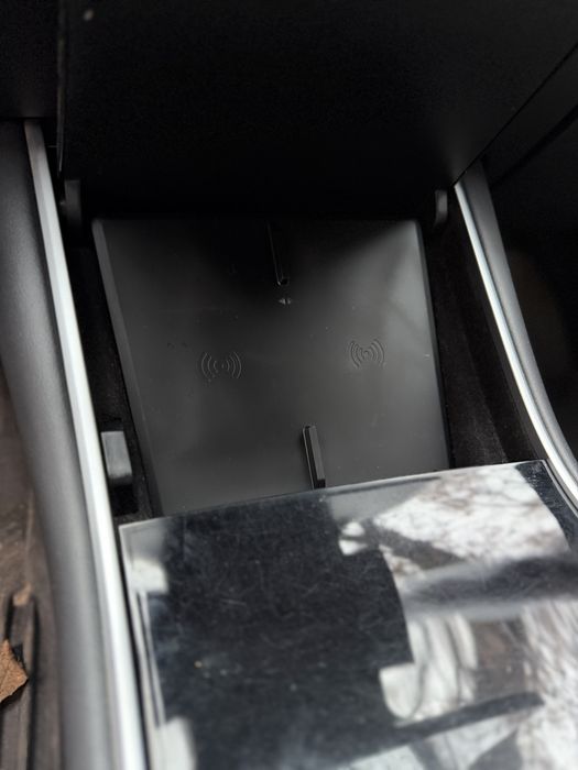 Продаж власного авто Тесла 3