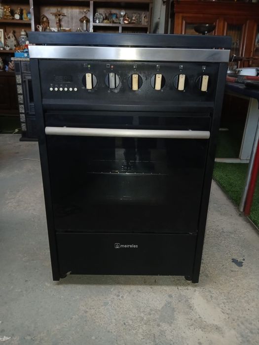 Vendo fogão semi industrial impecável