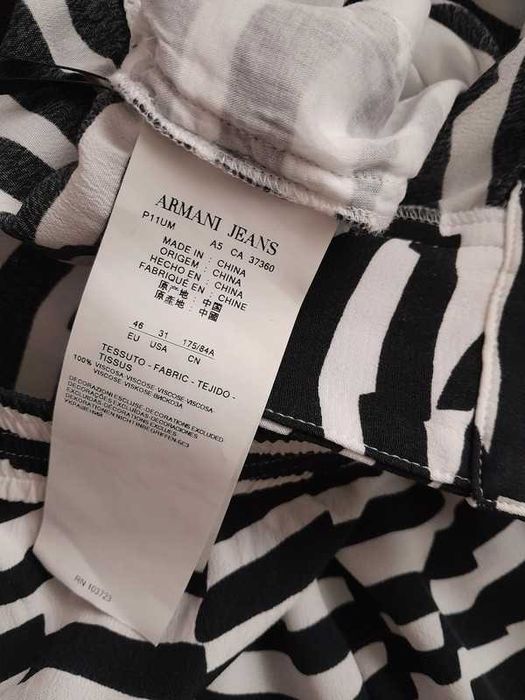 Spodnie z materiału Armani Jeans r. 40