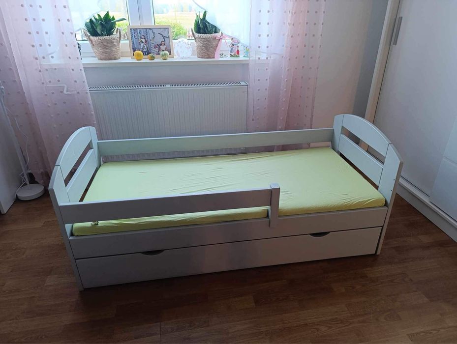 Lóżko dziecięce z materacem
