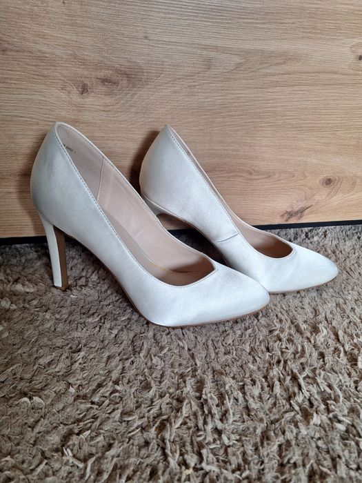 Buty ślubne białe
