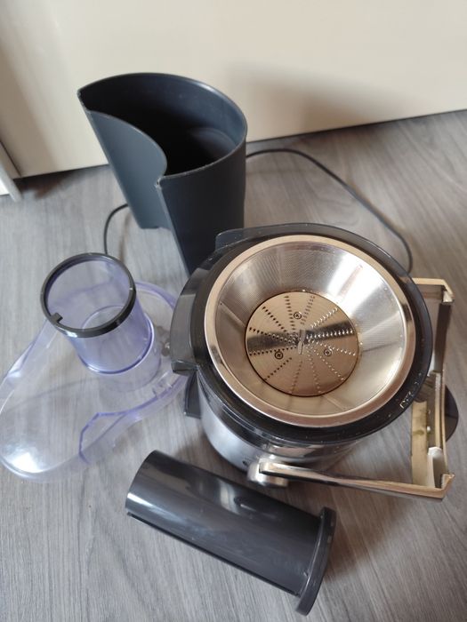 Соковижималуа Tefal ZE610D