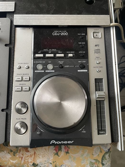 Zestaw DJ Pioneer – 2× CDJ-200 + DJM-250 + case