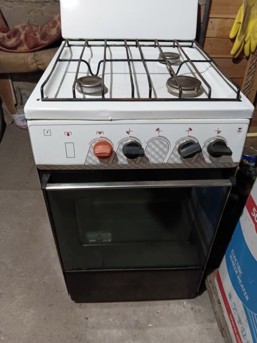 Газова плита трохкамфорна