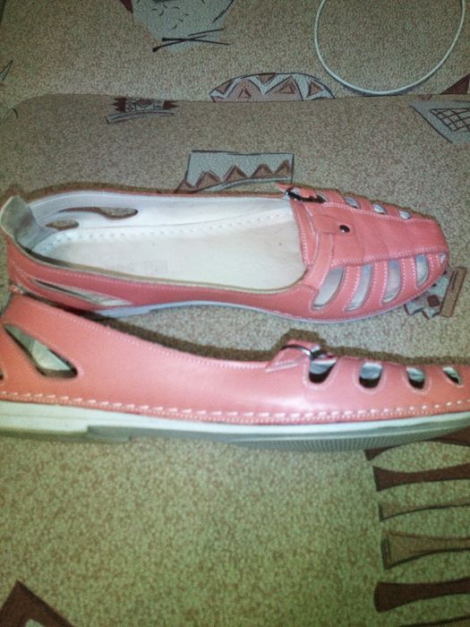 Кожаные балетки на узкую  ногур.42(8)