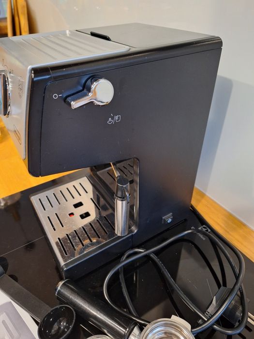 Ekspres  kolbowy do kawy De'Longhi