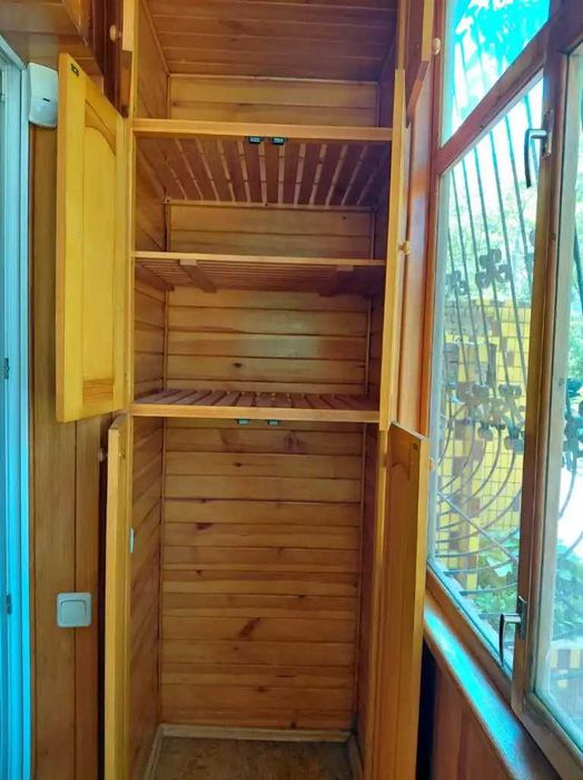 Продаж 1 кімнатної квартири на пр. О.Поля, низ.