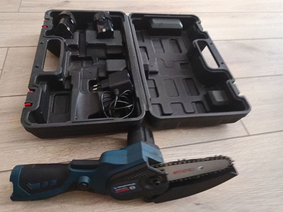 Продам новую электро пилу bosch