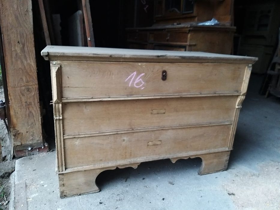 Stara komoda dębowa do renowacji