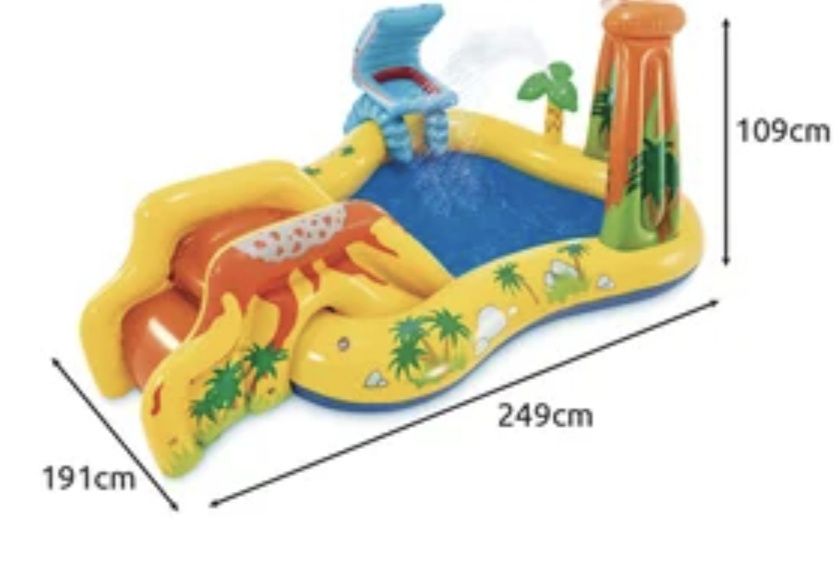 Wodny plac zabaw, basen ogrodowy