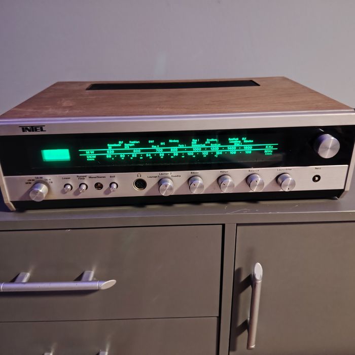 amplituner stereo marki Intel