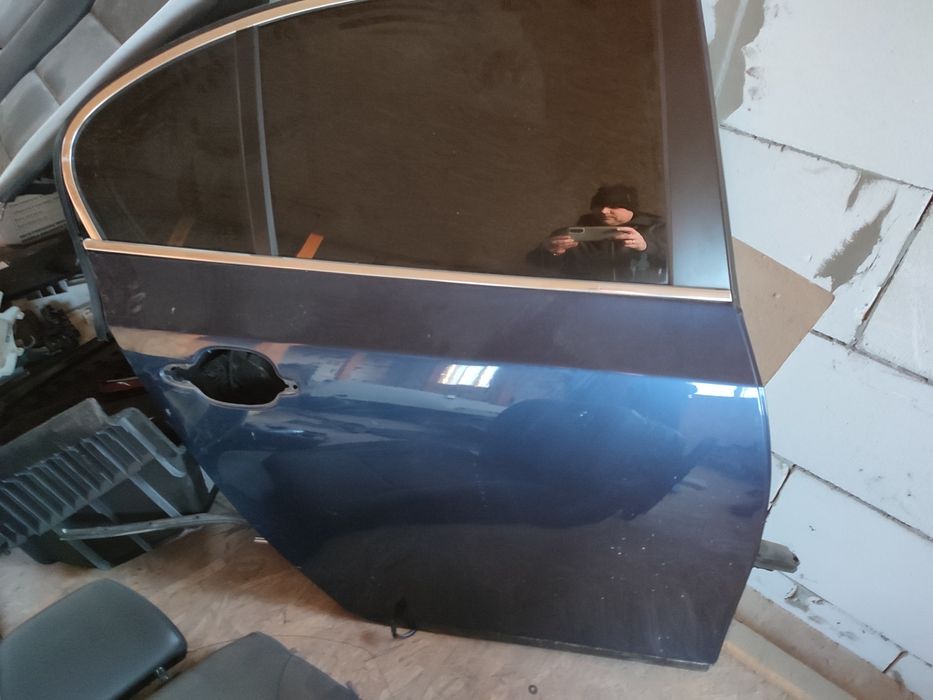 Бмв е 60хороший стан 2000гр