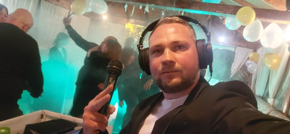 Діджей,Dj,Музика, Обладнання,Дим, ПРОЕКТОР
