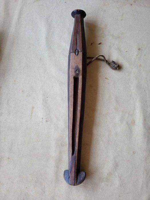 Adaga Himba Africana Antiga com Bainha de Madeira