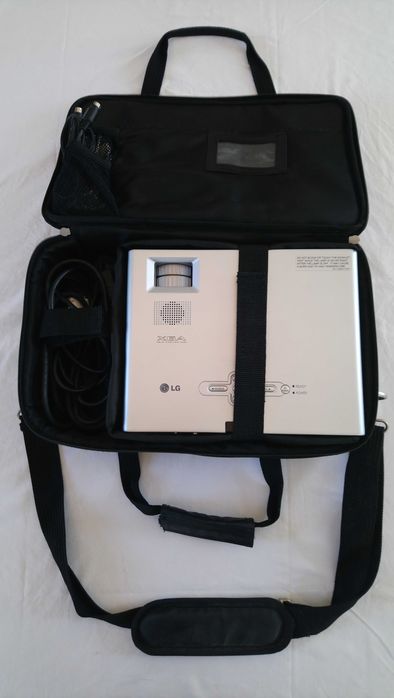 (Ref: MC#008) Réctro-Projector Home Cinema DX125 DLP + Mala de Transp.