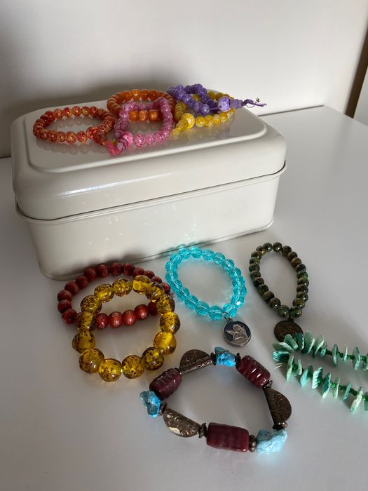 Bijuteria VÁRIAS de  1€ a 5€ cada peça