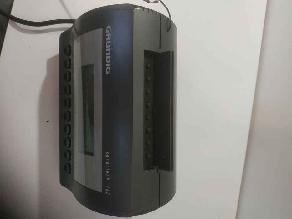 Grundig радио-будильник