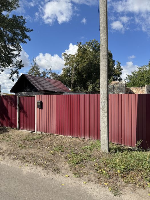 Земельна ділянка, є світло.