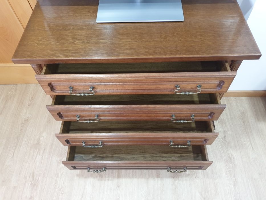 Mobília Quarto Casal - complecto
- Cama + Estrado
- Mesas Cabeceiras 2