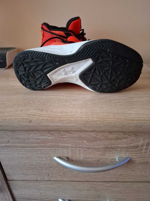 Buty do koszykówki Under Armour Jet Mid 36,5
