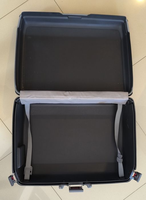 Walizka Samsonite pancerna ok, 40 litrów