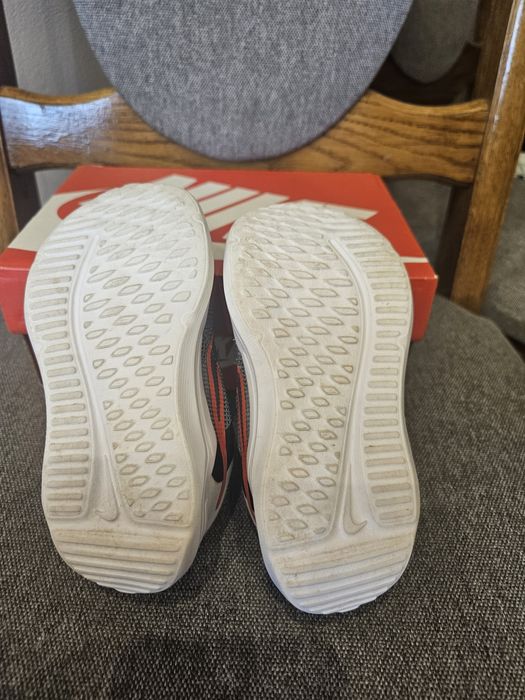 Продам дитячі кросівки Nike