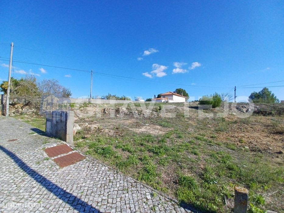 Lote de terreno com 508,90 m2 a 2 minutos do centro de Tomar.