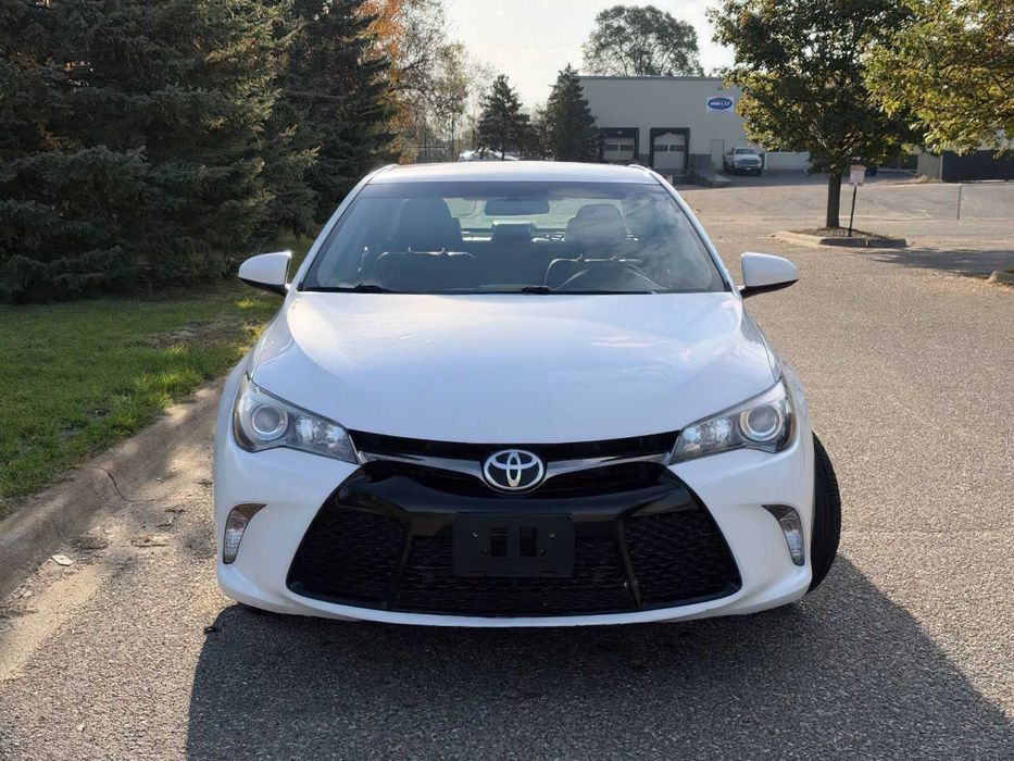 Toyota Camry      2016