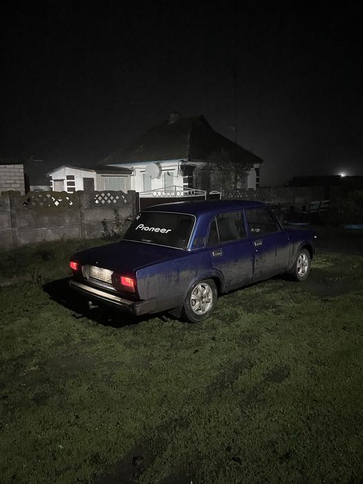 жигули ваз 2105.