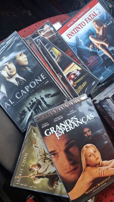 Lote 30 dvds quase todos selados