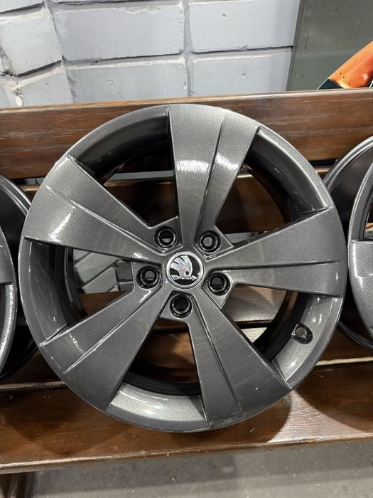 99 VA Литые диски Skoda Octavia A7 5/112 R17 et41