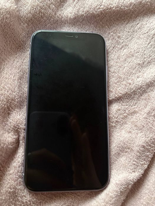 Айфон 11 на продаж