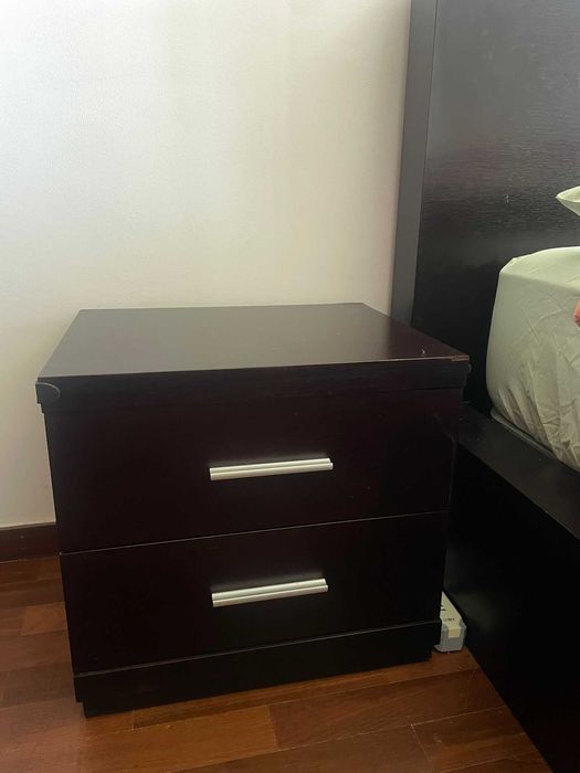 Cómoda e 2 mesas de cabeceira