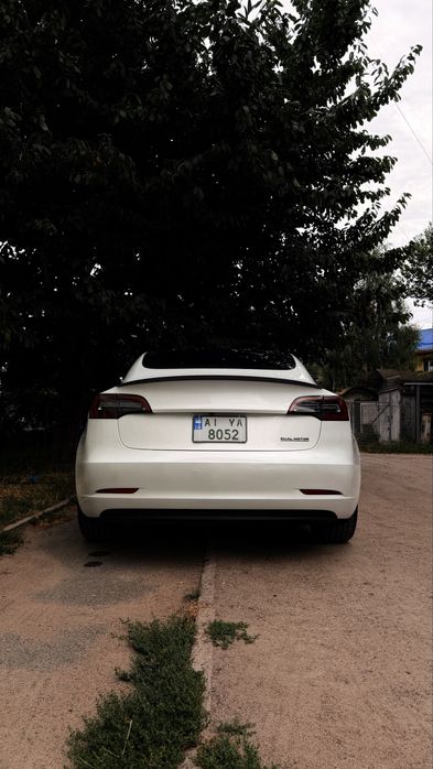 Tesla model 3 performance