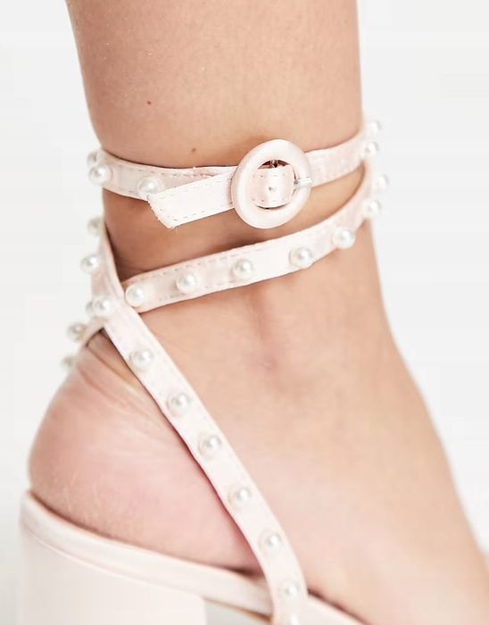 Be Mine 42 Sandały Na Obcasie Zdobione Naava R11850