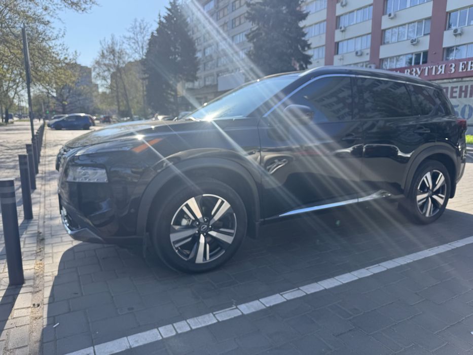 Nissan rogue 2023г SL