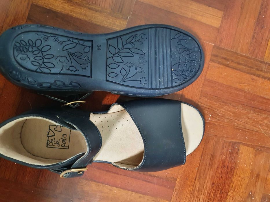 Sandálias Meninas 100% pele e nunca usadas