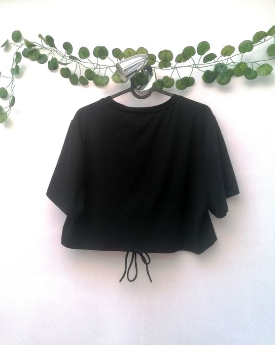 T-shirt Cropped Preta